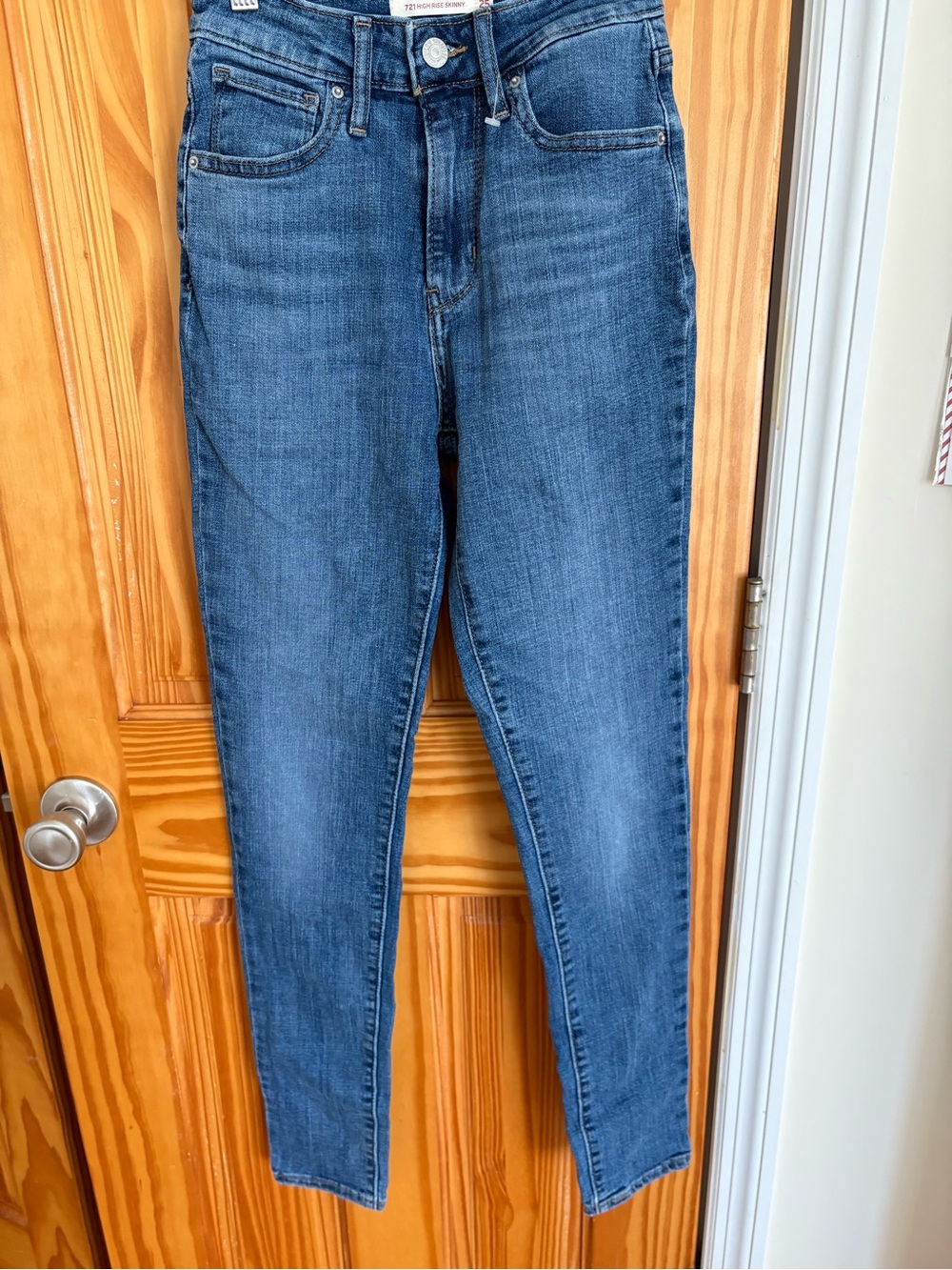 Levi's Women's Skinny Jeans in Medium Blue Wash